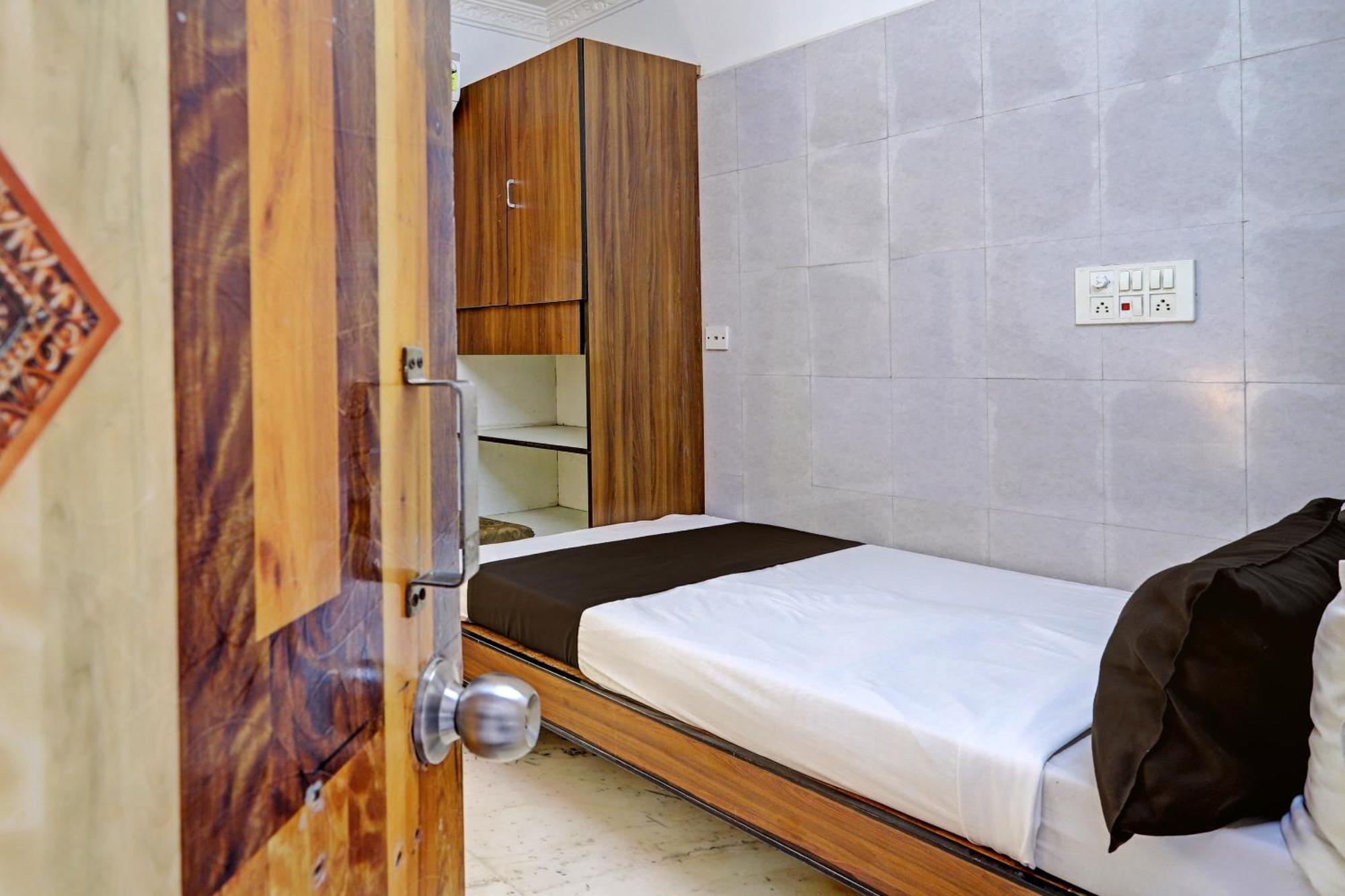 Hotel O Golden Pride Шамшабад Екстериор снимка
