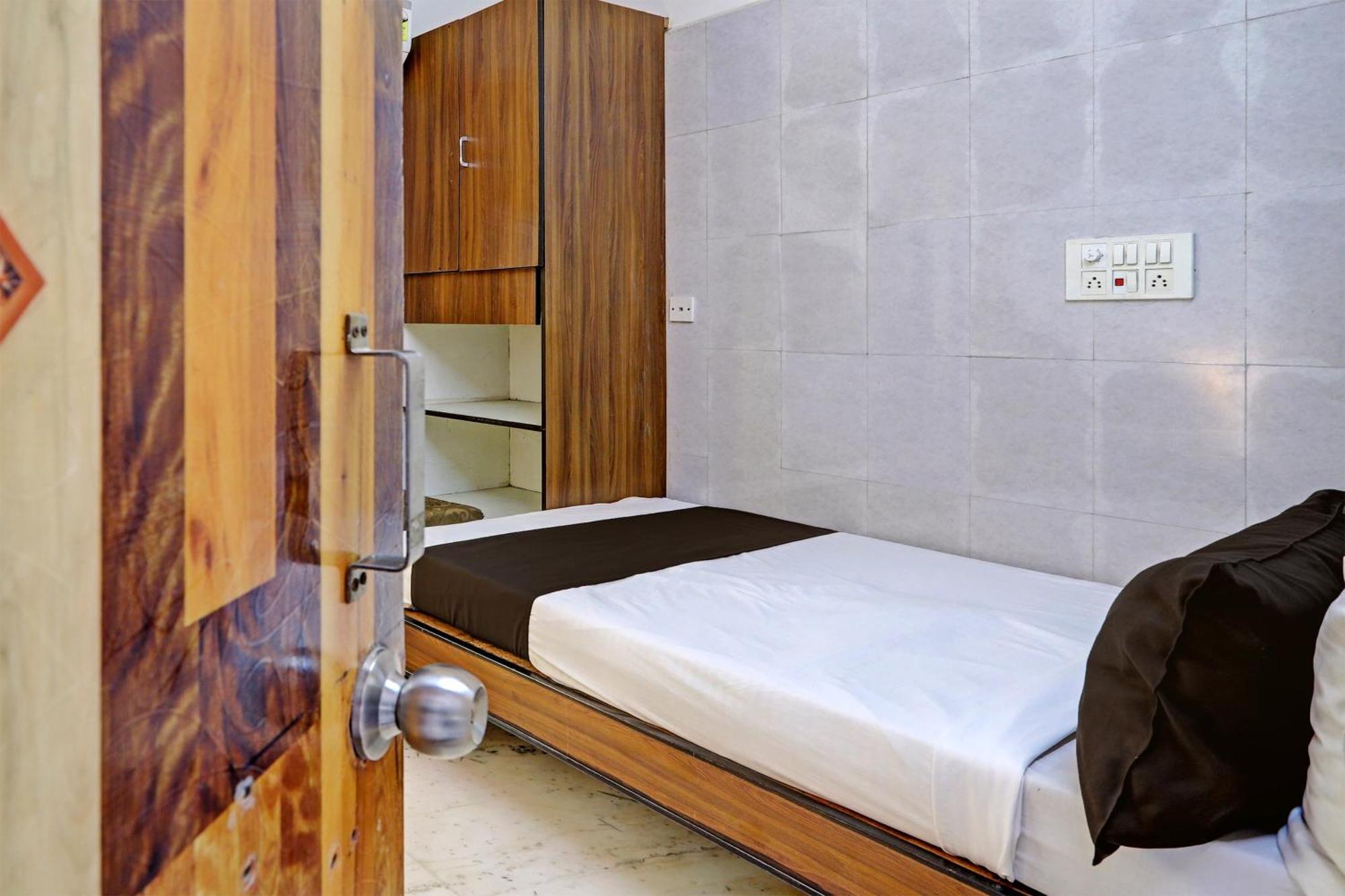 Hotel O Golden Pride Шамшабад Екстериор снимка
